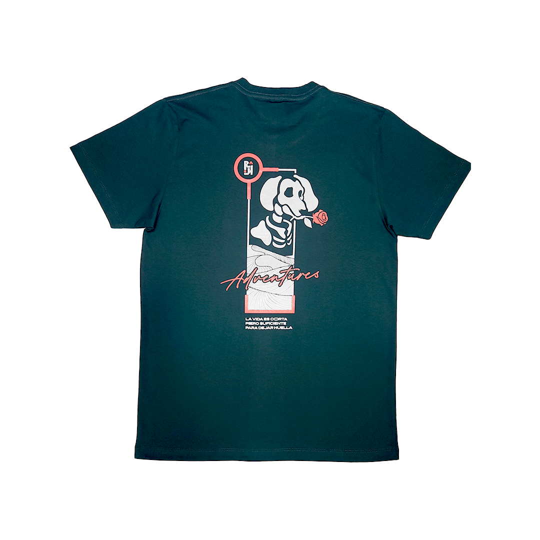 Polera Adventures Verde Pino